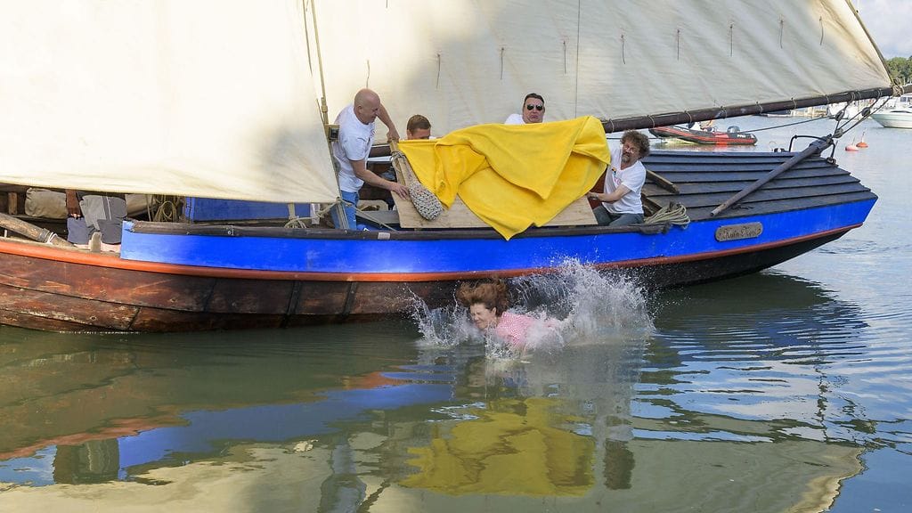 Valtakunnan virallinen unikeko, Kultarannan tilanhoitaja Sari Mäkiranta Naantalin vanhan kaupungin vierassatamassa 27. heinäkuuta 2025.