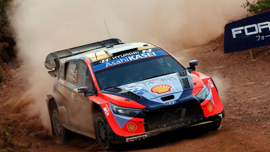 Ott Tänak kiitää tällä hetkellä hurjassa vauhdissa.