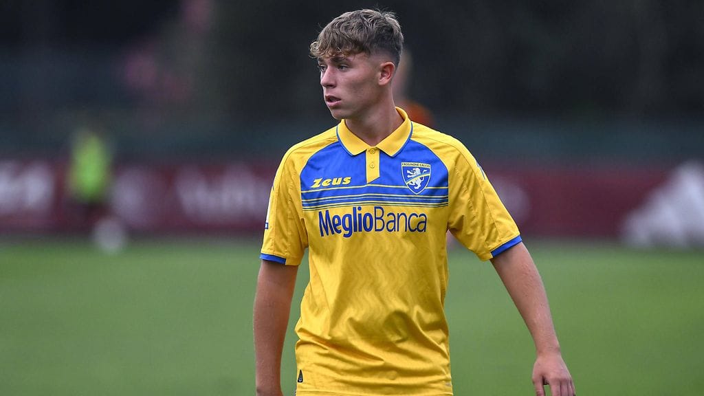 Cristian Totti (kuvassa) lopettaa jalkapallouransa vain 19-vuotiaana.