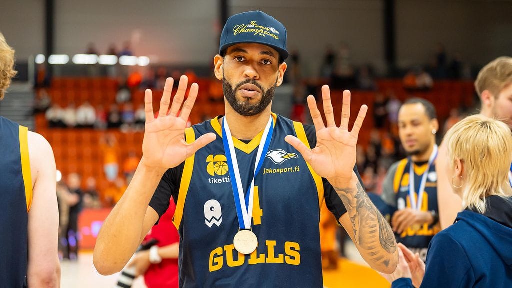 Viisinkertainen Suomen mestari René Rougeau, 39, päättää pelaajauransa ensi kauteen.