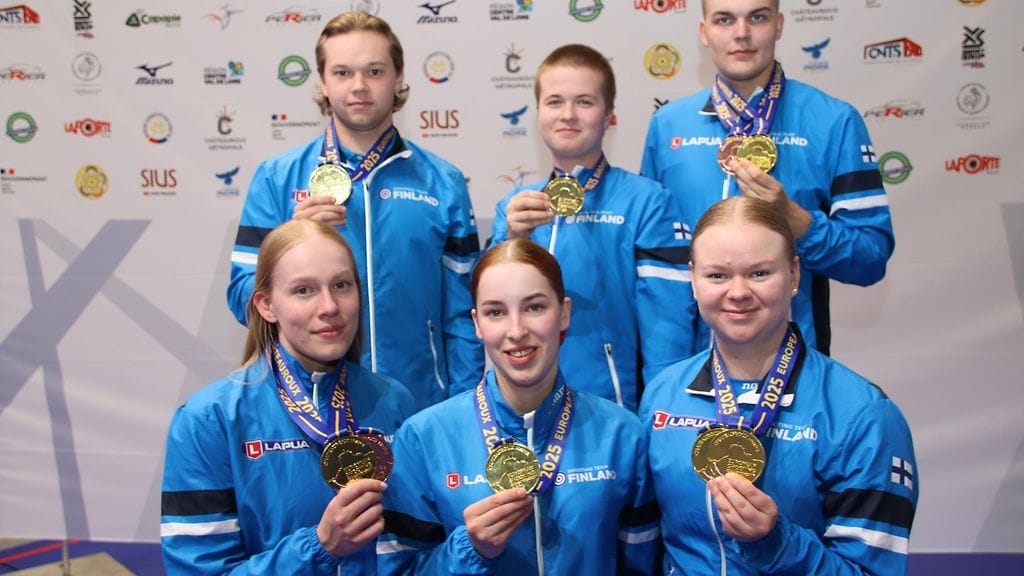 Suomen liikkuvan maalin EM-joukkue: edessä Aino Vaittinen (vas.), Jenni Seikkula ja Ida Heikkilä, takana Aaro Vuorimaa (vas.), William Wilkman ja Henri Karlsson.