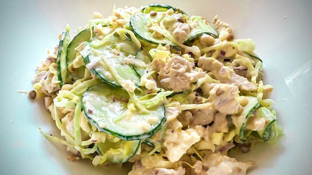 Hittireseptiä voi tuunata lisäämällä joukkoon esimerkiksi varhaiskaalia, linssejä ja pähkinöitä.