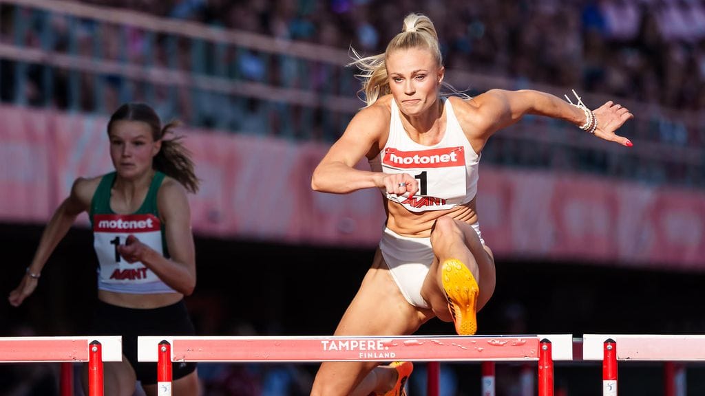 Lotta Harala sivusi kauden parastaan Kalevan kisojen alkuerissä.