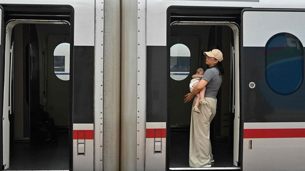 Asiantuntijan mukaan lasten kasvattaminen on Kiinassa älyttömän kallista.