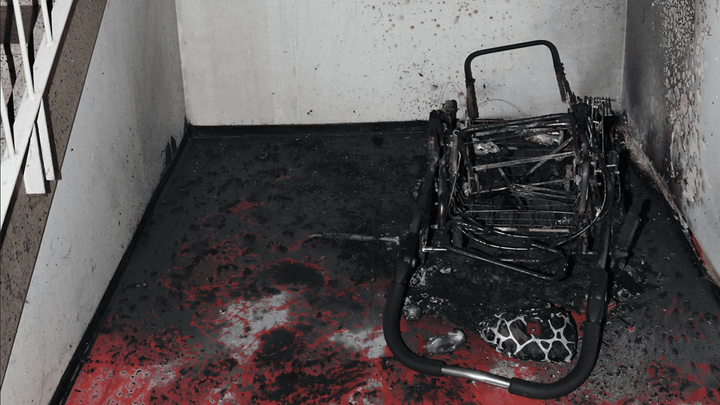 Poliisi epäilee, että lastenvaunut sytytettiin tuleen tahallaan.