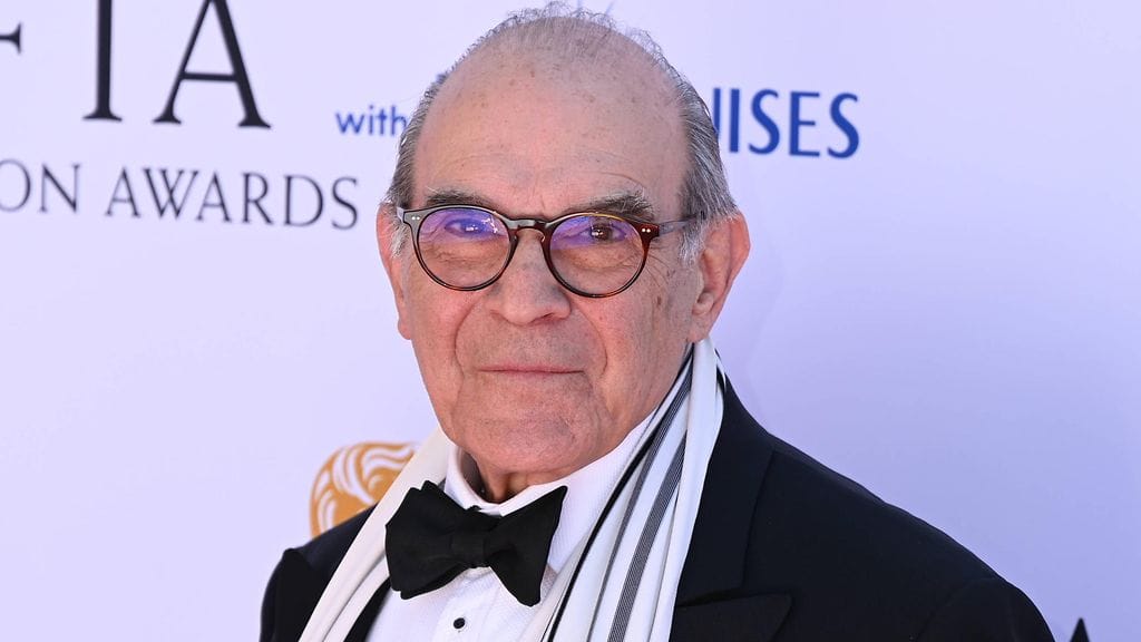 Hercule Poirot -roolistaan parhaiten tunnetulla David Suchetilla ja hänen vaimollaan on kaksi lasta ja neljä lastenlasta.