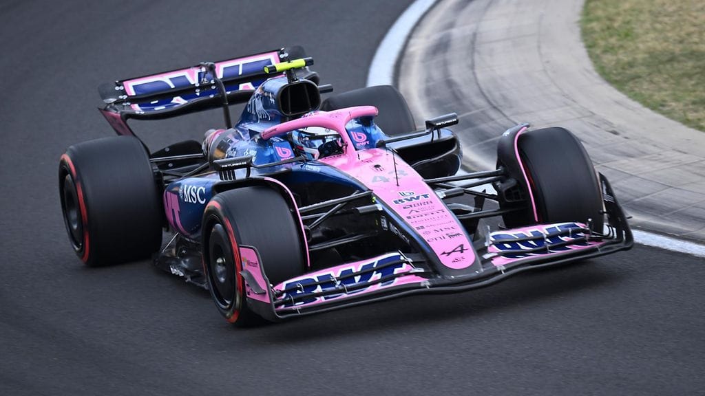 Franco Colapinto (kuvassa Alpinen) ajoi rajusti ulos Unkarin Hungaroringin radalla ajetuissa Pirellin rengastesteissä.