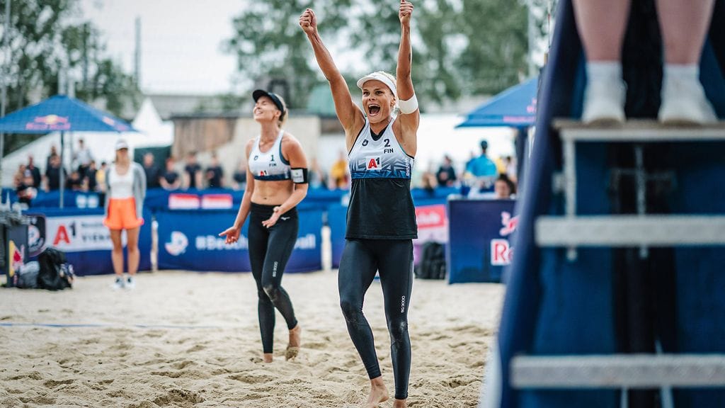 Niina Ahtiainen ja Taru Lahti-Liukkonen.