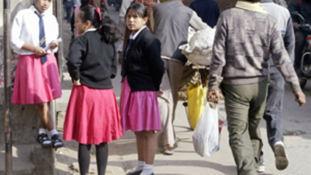 Lasten kouluttaminen on tärkeä askel kehitykseen Nepalissa.