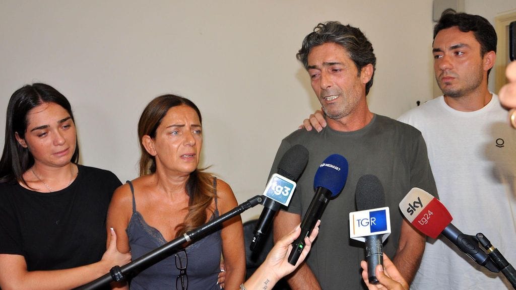 Simona Cinàn perhettä