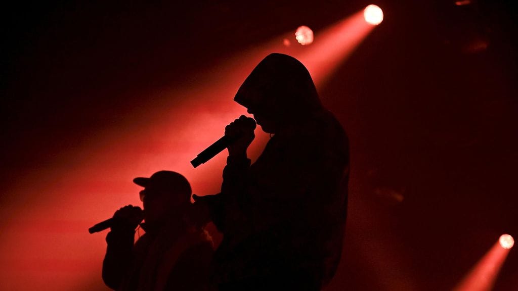 Kneecap kuvattuna Flow-keikallaan.