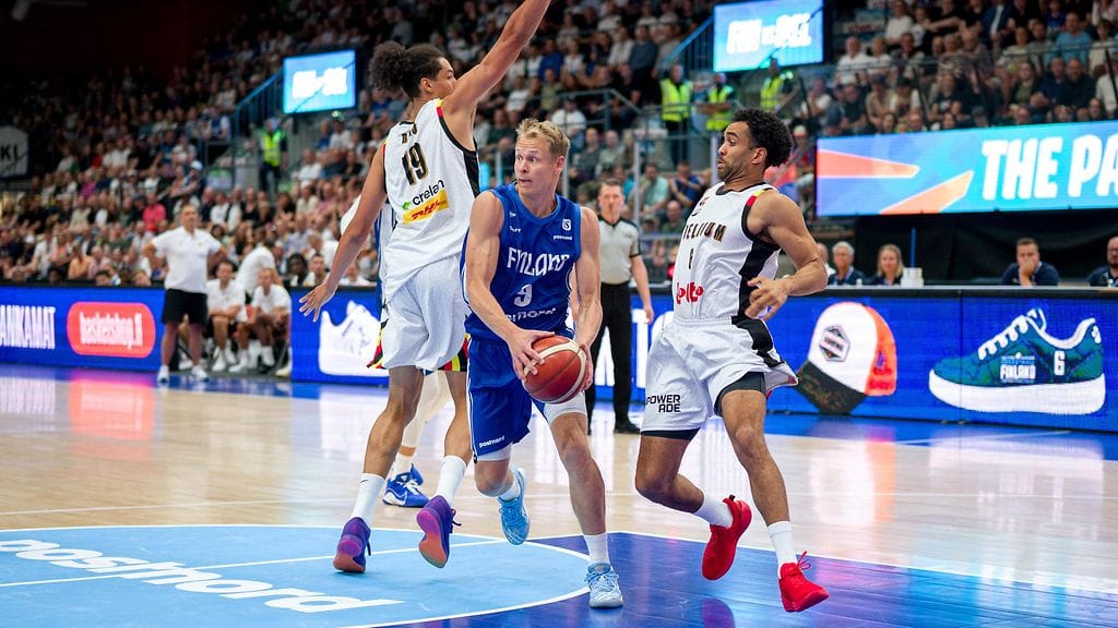 Sasu Salin pelasi ensimmäisen maaottelunsa 15 vuotta sitten.