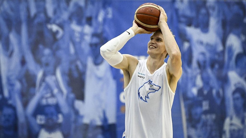 Lauri Markkanen on Susijengin ylivoimainen tähtipelaaja EM-kisoissa.