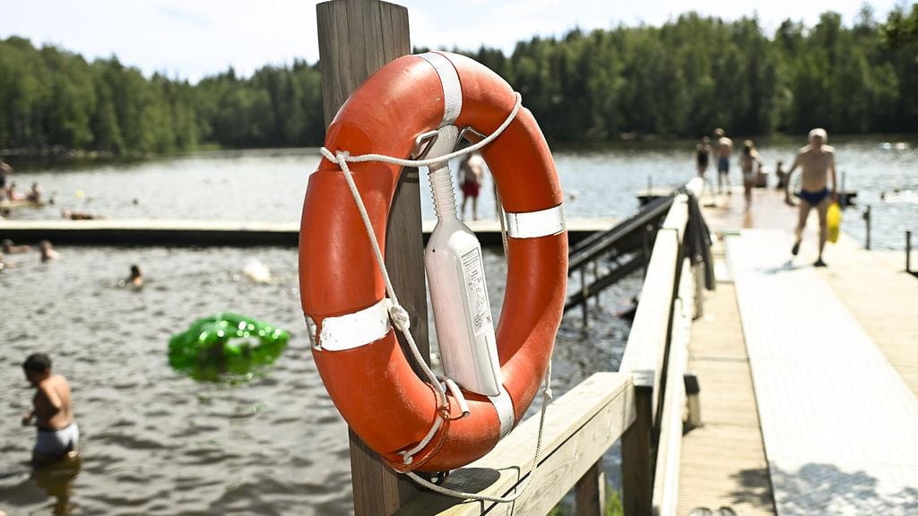 Tehtävään osallistui useampi vene pelastuslaitokselta. Kuvan ranta ei liity tapaukseen.