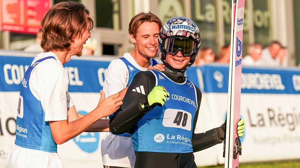 Marius Lindvik voiton juhlimista