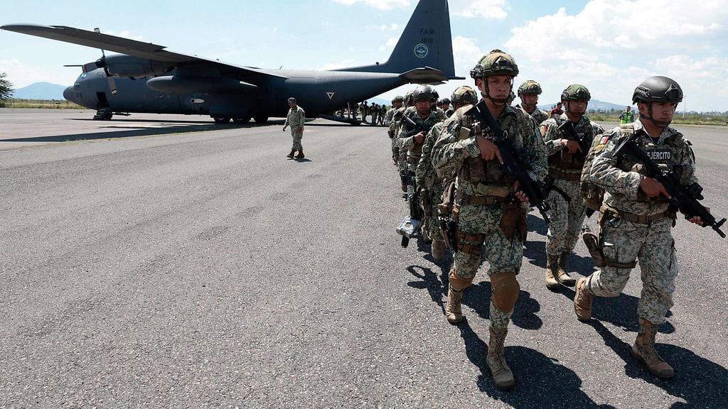 Kuvassa Meksikon armeijan erikoisjoukkoja. Kuvituskuva.