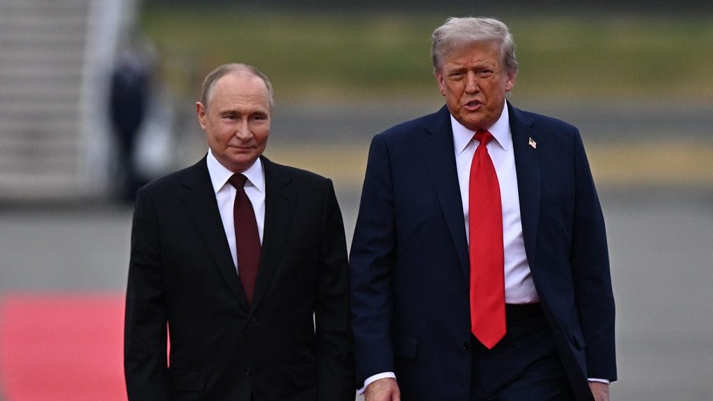 Presidentit Putin ja Trump tapasivat Alaskassa viime kesänä.