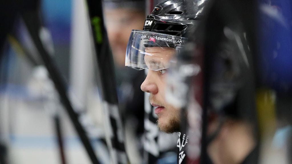 Taavi Vartiainen on tehnyt viimeisinä vuosina tiliä elämästään, jossa vanhat rajoitteet vielä vaikuttavat, mutta tietä valaisevat uudet unelmat.