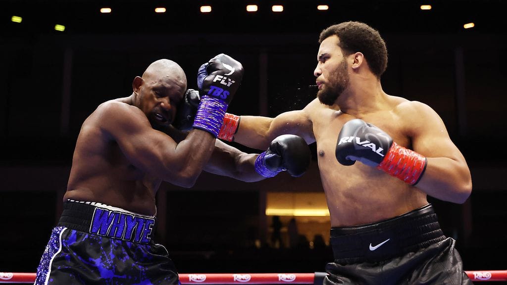 Moses Itauma (oik.) ei jättänyt Dillian Whytelle mahdollisuuksia.