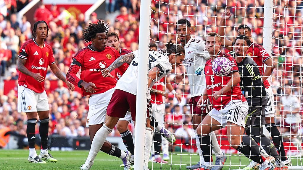 Riccardo Calafiori puski kulmapotkusta Arsenalin 1–0-maalin.