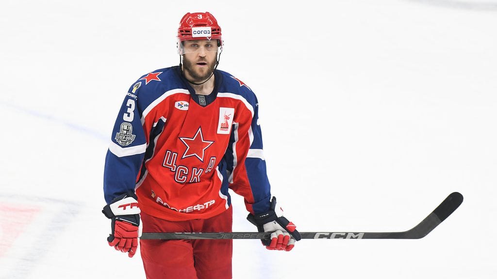 Fredrik Claesson kiekkoili vielä viime kaudella TsSKA Moskovassa, mutta vaihtoi täksi kaudeksi Dinamo Moskovan paitaan.