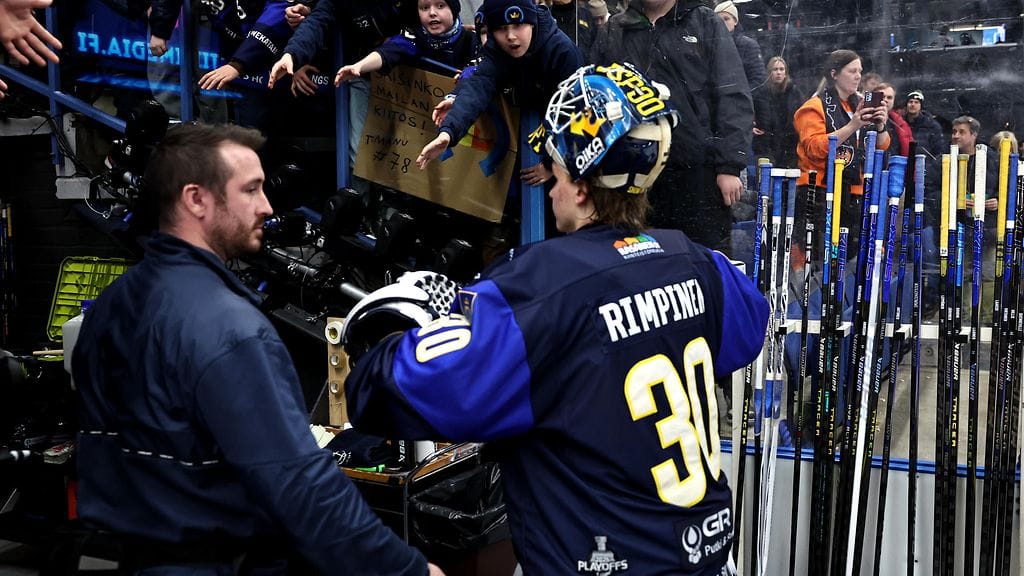 Petteri Rimpinen (kuvan numero 30) oli Kiekko-Espoon viime kauden komeetta.