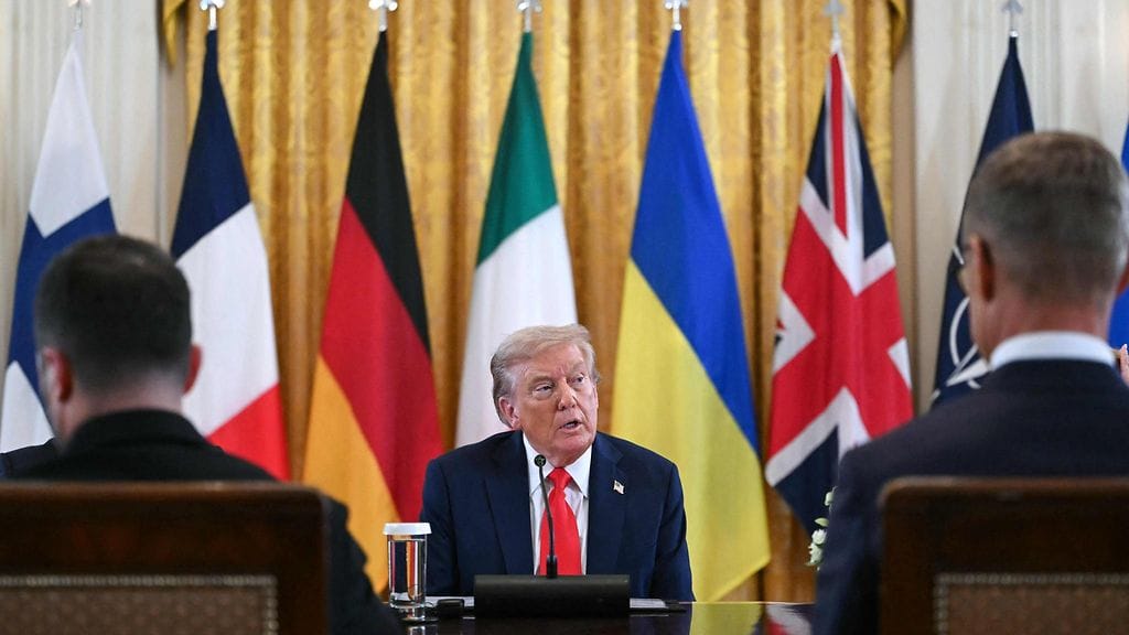 LK Valkoinen talo Trump ja Stubbin selkä 18.8.2025