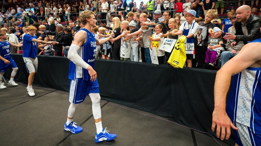 Lauri Markkasen tähdittämän Susijengin EM-harjoitusottelut ovat kiinnostaneet yleisöä Jyväskylässä ja Espoossa.