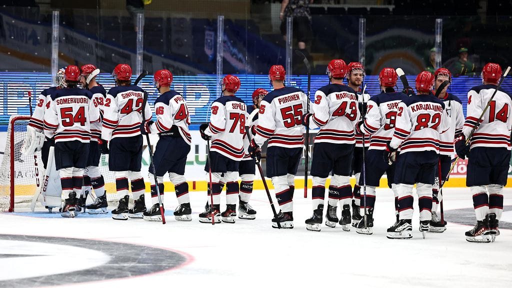 HIFK tuulettamassa Tampere Cupissa otettua voittoa.