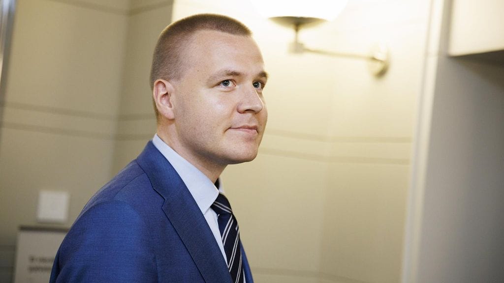 SDP:n kansanedustaja Eemeli Peltonen menehtyi tiistaina Eduskuntatalossa. Peltonen kuvattuna Eduskuntatalossa kesäkuussa 2024.