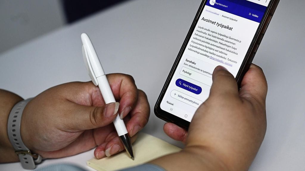 Kesäkuussa työllisyyspalveluiden rekistereissä oli 75 000 alle 30-vuotiasta työtöntä työnhakijaa.