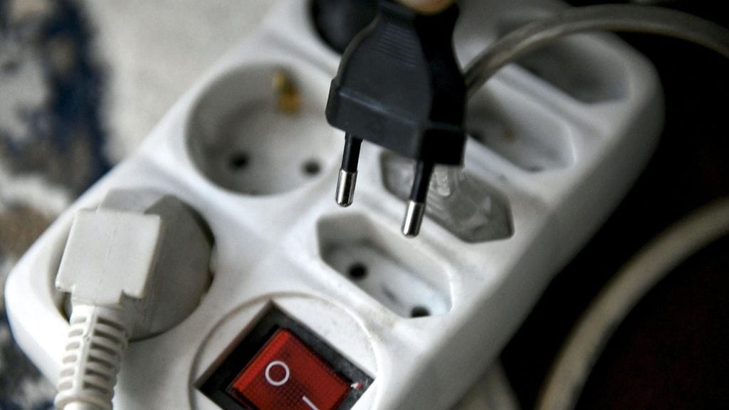 Pörssisähkön hinta nousee torstaina kalleimmillaan yli 30 senttiin kilowattitunnilta.