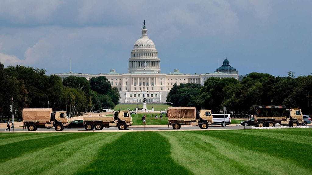 Kansalliskaartin kulkuneuvoja Washington DC:ssä 14. elokuuta 2025.