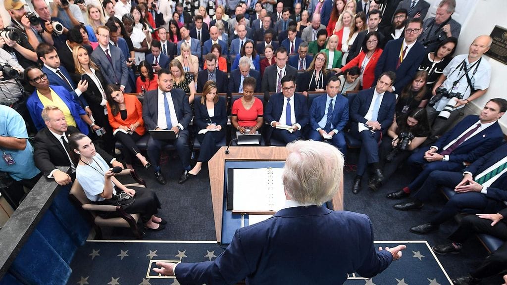 LK trump lehdistötilaisuus