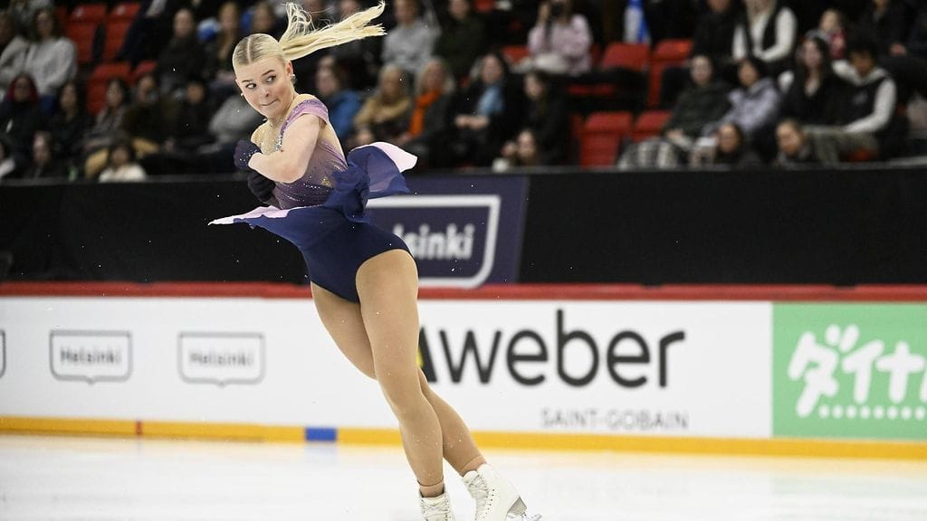 Nella Pelkonen Finlandia Trophyn jäällä marraskuussa 2024.