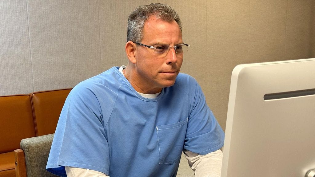 Erik Menendeziä kuultiin torstaina 21. elokuuta etäyhteyksin.