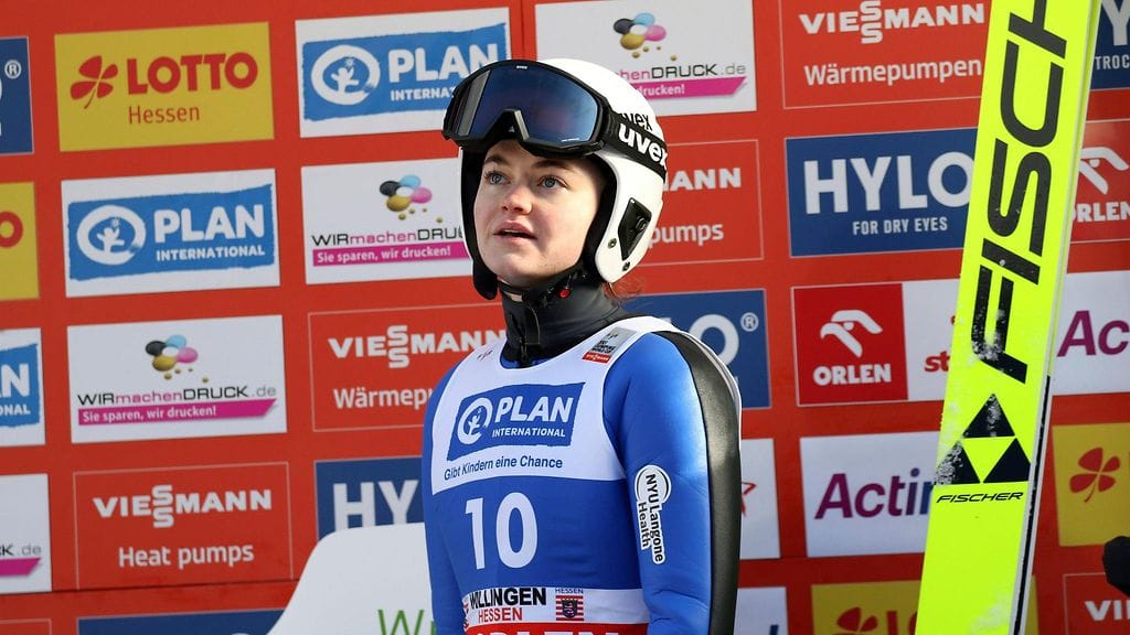 Paige Jones joutui riisuutumaan mieslääkärin edessä.