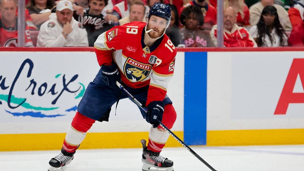 Matthew Tkachuk joutuu pitkälle sairauslomalle.