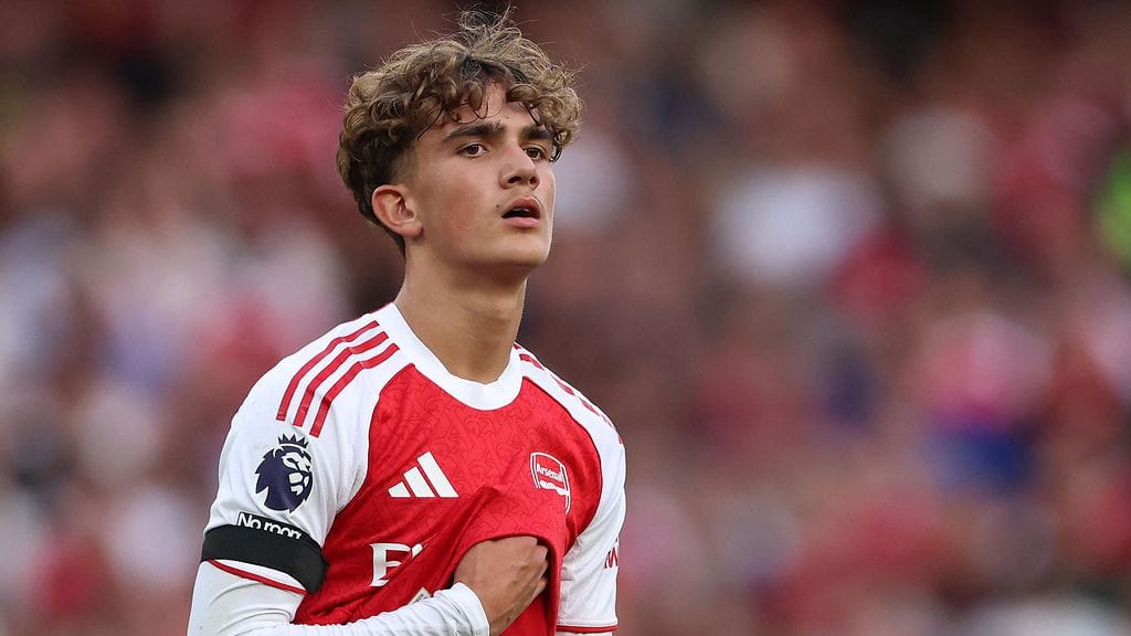 Arsenalin Max Dowman, 15, debytoi Valioliigassa lauantaina.