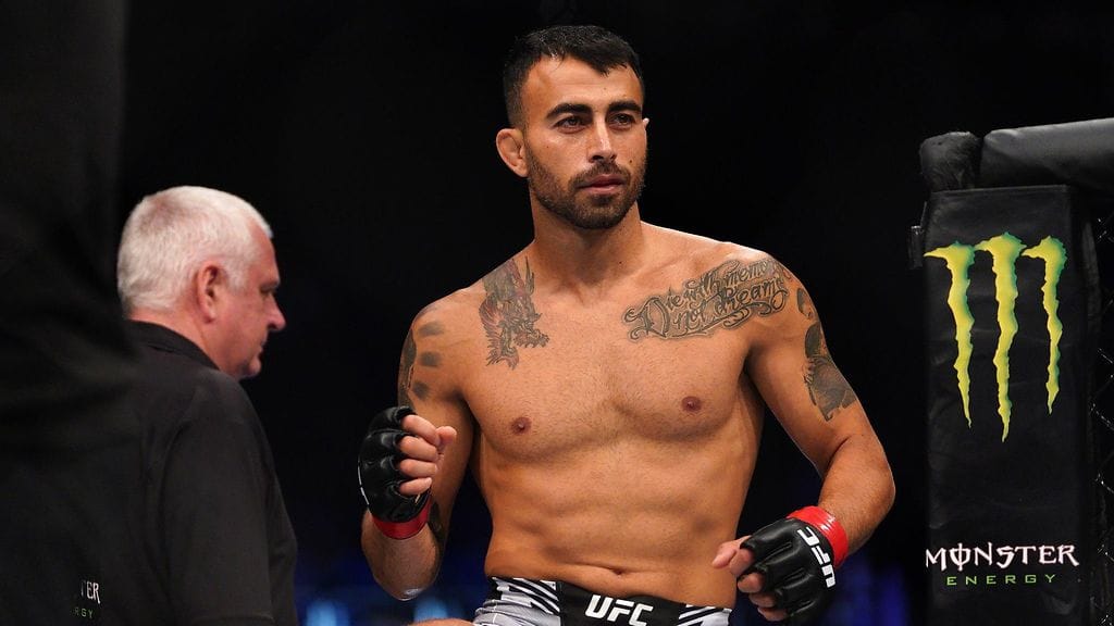 Makwan Amirkhani kertoi iloisia perheuutisia Ice Cage -tapahtumassa.