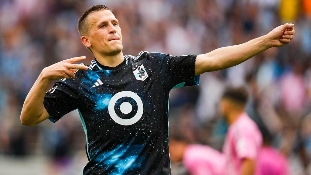 Robin Lod pääsi tekemään tavaramerkkituuletuksensa.