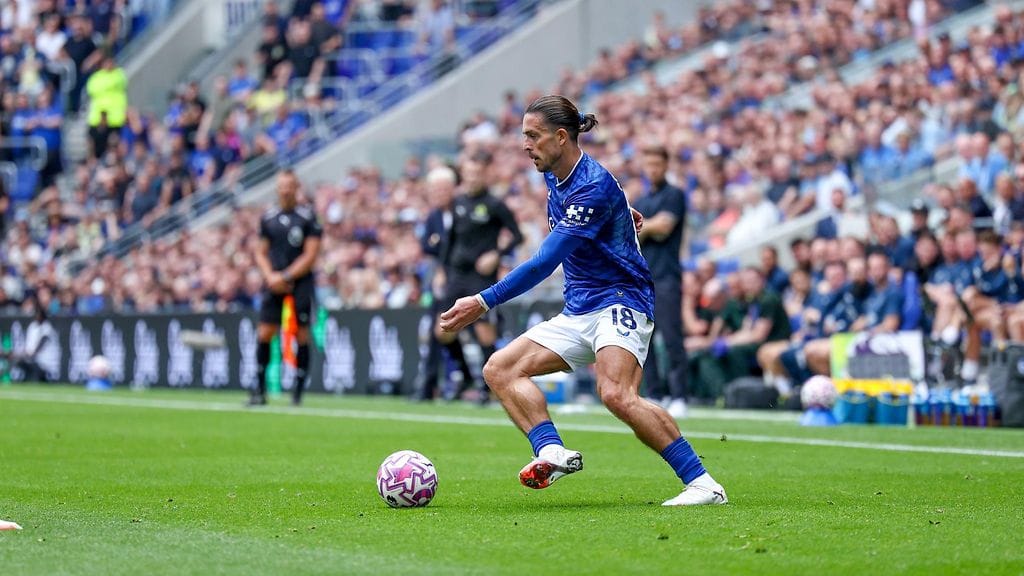 Jack Grealish oli pelipäällä Brightonia vastaan.