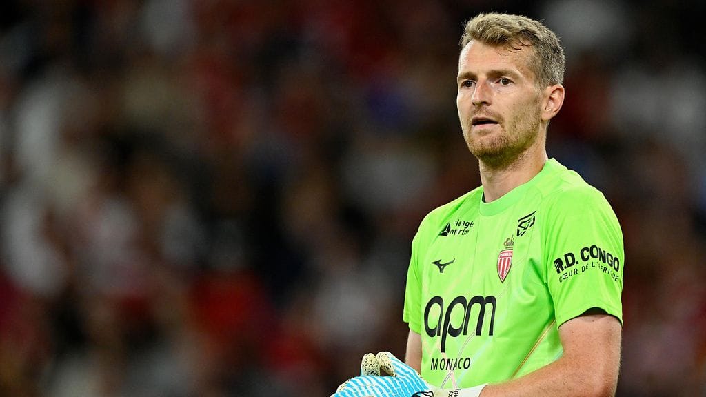 AS Monacon ja Huuhkajien tähtivahti Lukas Hradecky loukkaantui sunnuntaina.