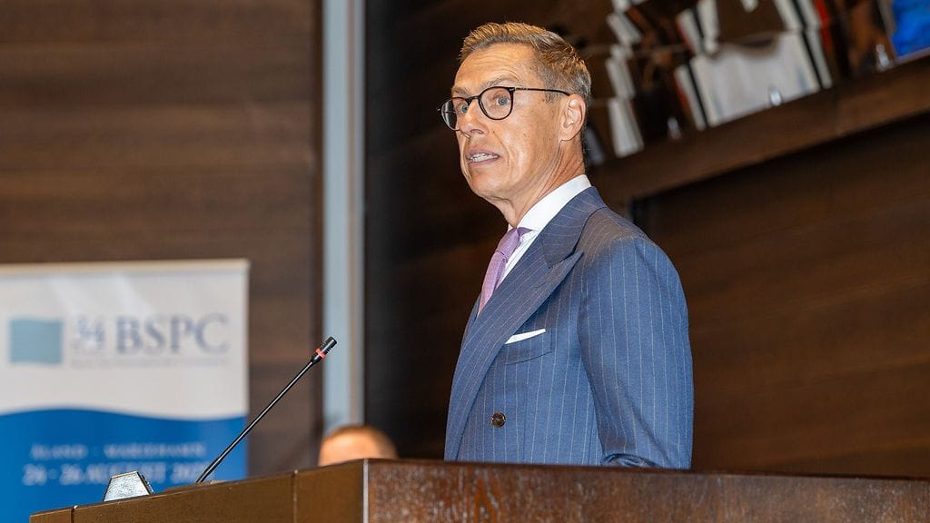 Tasavallan presidentti Alexander Stubb puhuu vierailullaan Maarianhaminassa Ahvenanmaalla 25. elokuuta 2025.