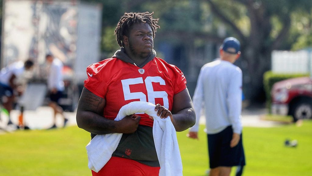 Desmond Watson edusti NFL:ssä Tampa Bay Buccaneersia.