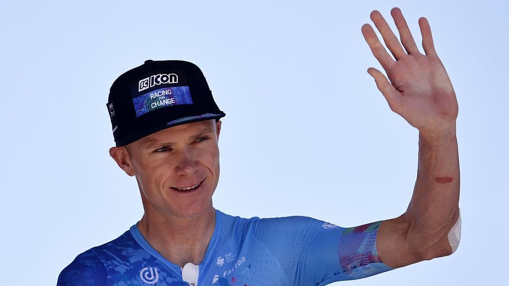 Chris Froome kaatui rajusti kesken harjoituslenkin.