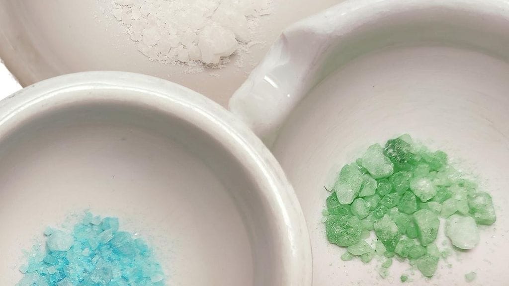 Kuvassa alfa-PVP-näytteitä Keskusrikospoliisin rikosteknisessä laboratoriossa.