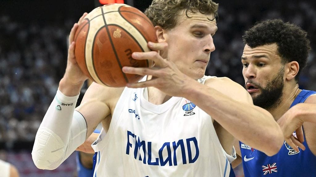 Lauri Markkanen säkenöi Susijengin tähtenä Isoa-Britanniaa vastaan.