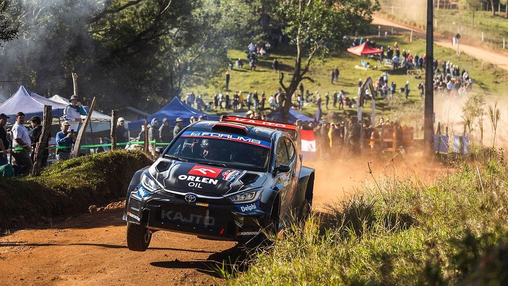 Paraguayn MM-rallin avauspäivästä kantautui valitettavia uutisia. Kuvituskuva.