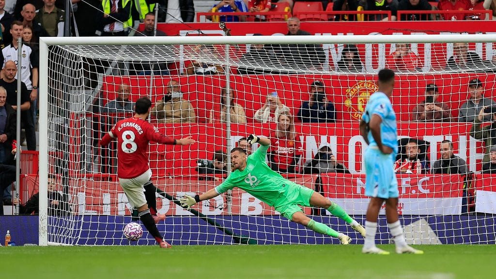 Bruno Fernandes ratkaisi rangaistuspotkumaalillaan voiton Manchester Unitedille lauantain Valioliiga-kierroksella.